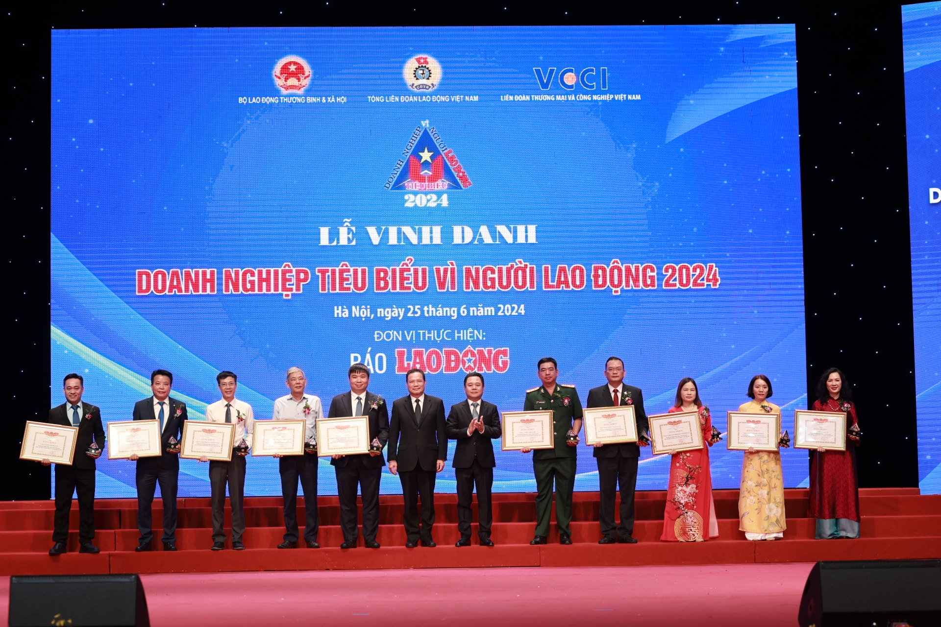phan bon ca mau thuoc top 10 doanh nghiep tieu bieu vi nguoi lao dong hinh 1