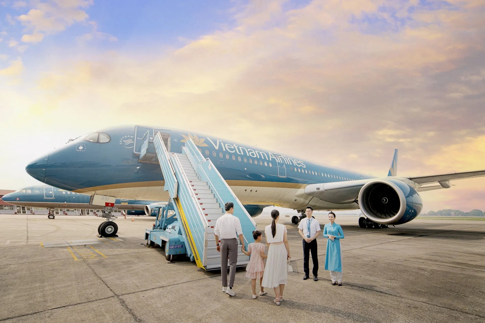 vietnam airlines bat tay cung vinpearl tung combo du lich hap dan hinh 1