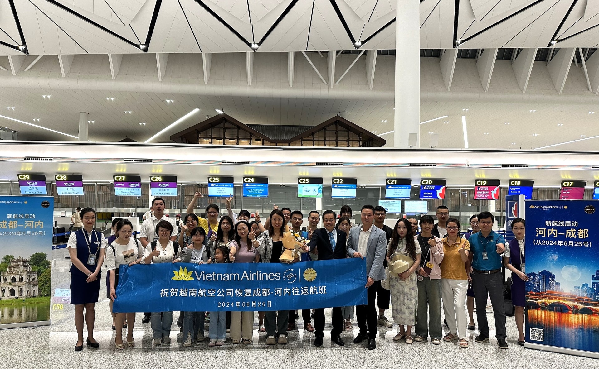 vietnam airlines khai truong duong bay thang ha noi thanh do hinh 2