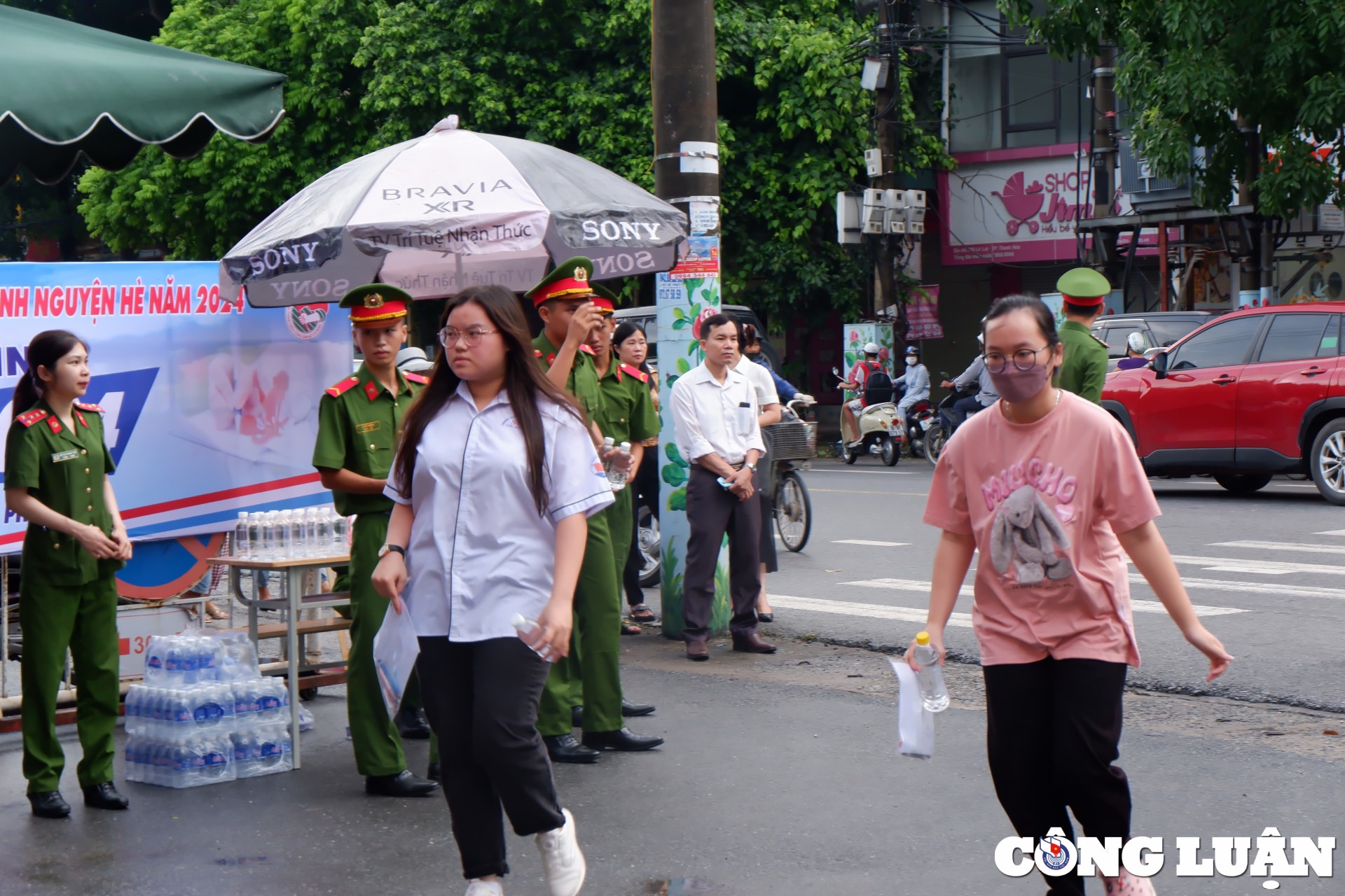 thi sinh thanh hoa buoc vao mon thi dau tien ky thi tot nghiep thpt nam 2024 hinh 5