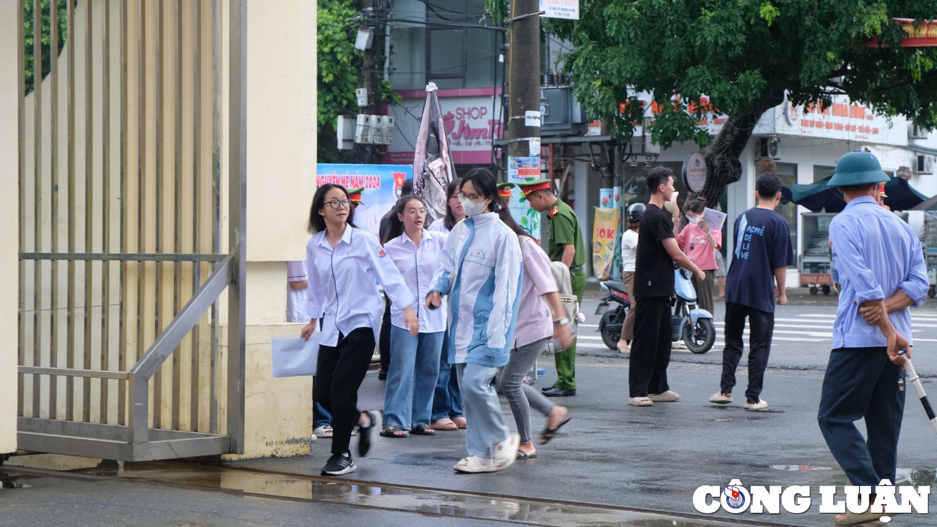 thi sinh thanh hoa buoc vao mon thi dau tien ky thi tot nghiep thpt nam 2024 hinh 6