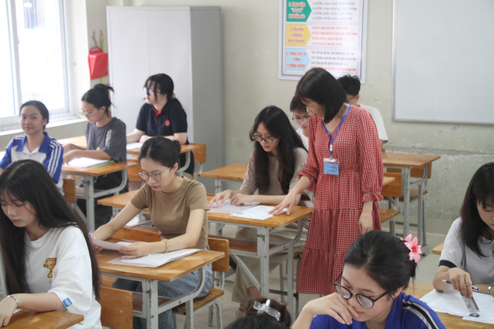 goi y giai de thi mon ngu van ky thi tot nghiep thpt 2024 phan nghi luan hinh 1