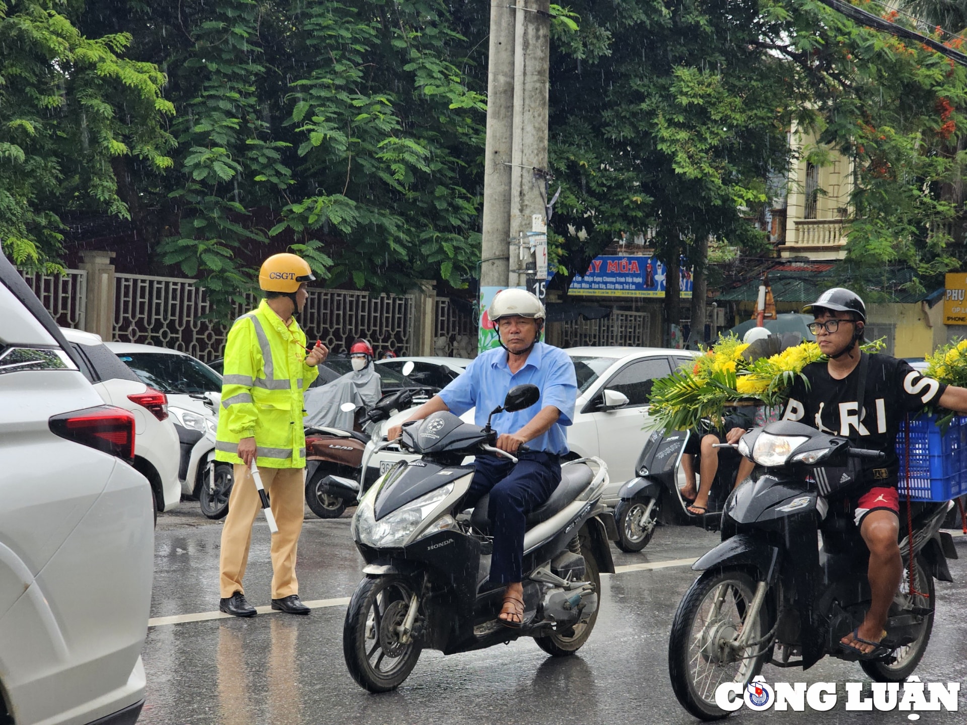 thoi tiet thanh hoa bat loi xuat hien mua sau buoi thi dau tien hinh 4