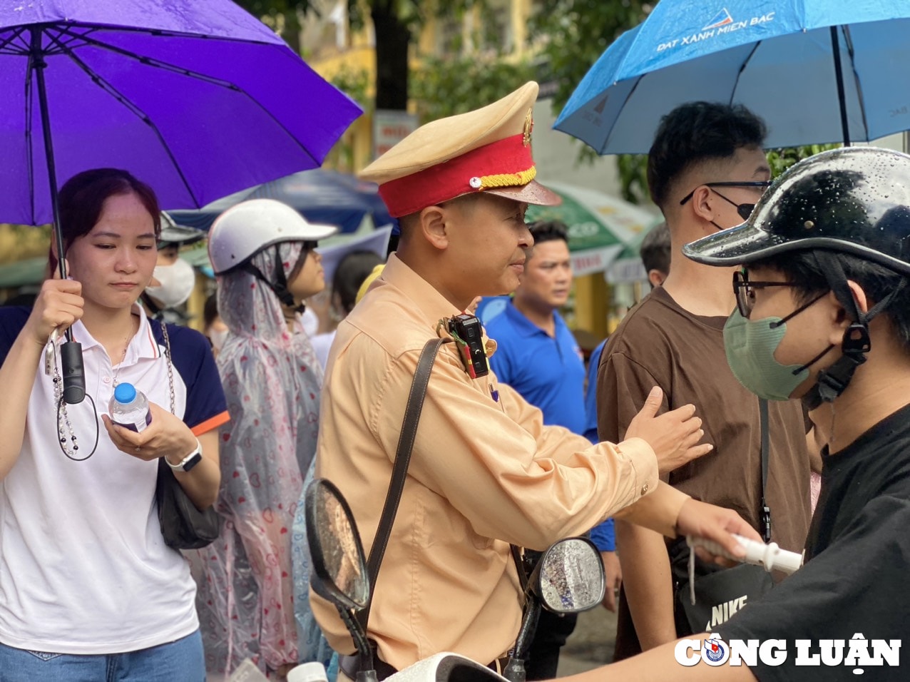 thoi tiet thanh hoa bat loi xuat hien mua sau buoi thi dau tien hinh 3