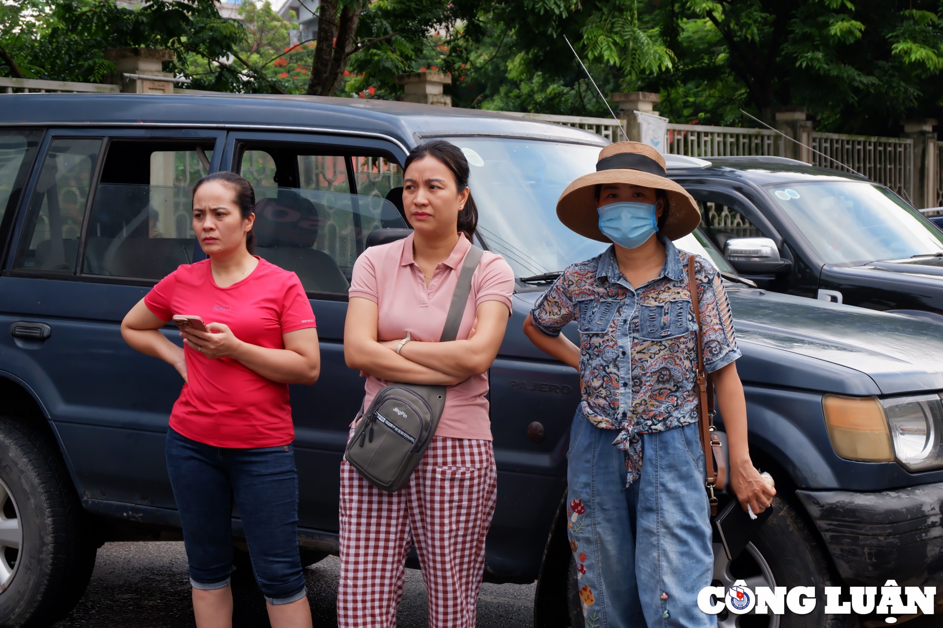 thanh hoa phu huynh lo lang doi con truoc cong diem thi hinh 1