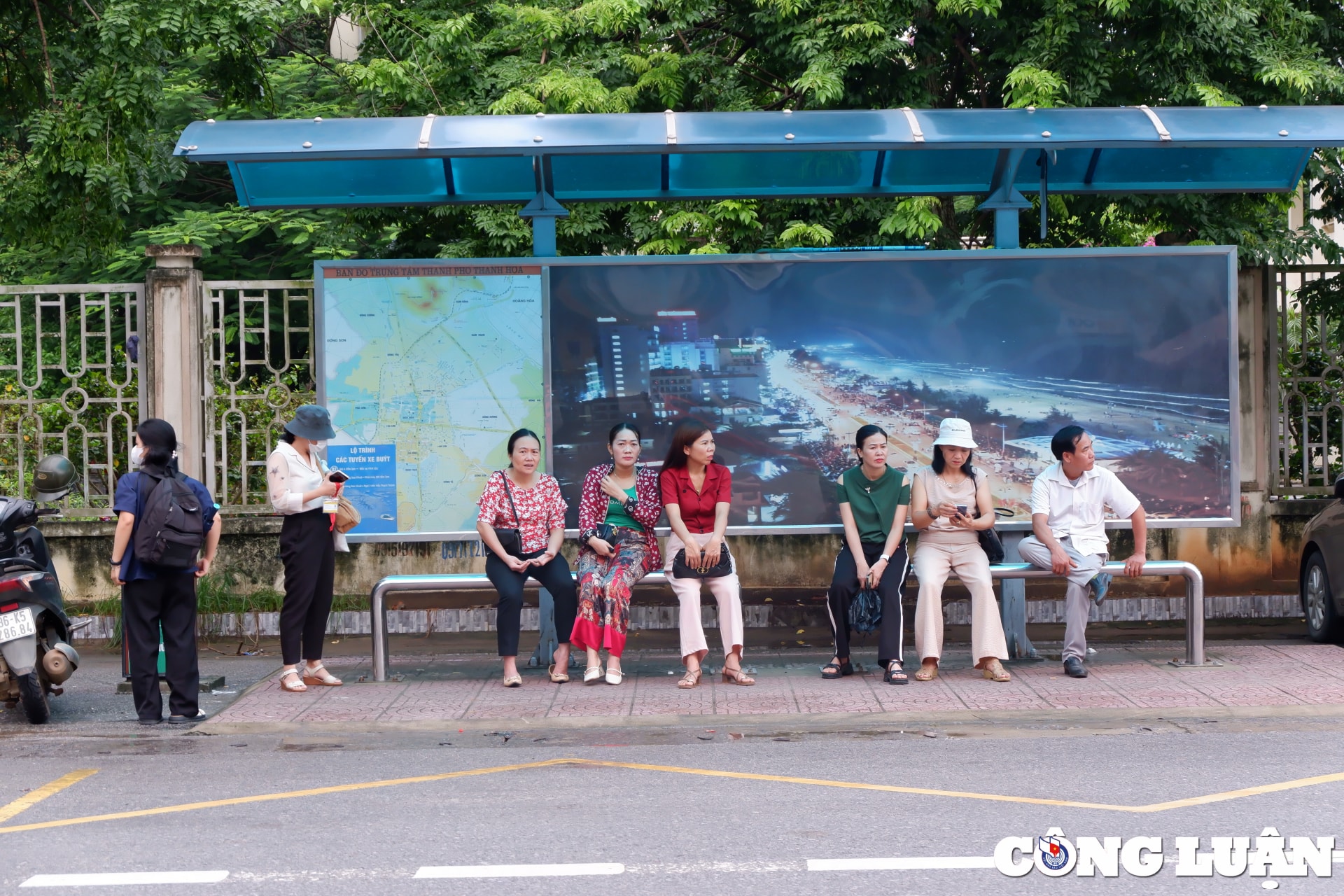 thanh hoa phu huynh lo lang doi con truoc cong diem thi hinh 4