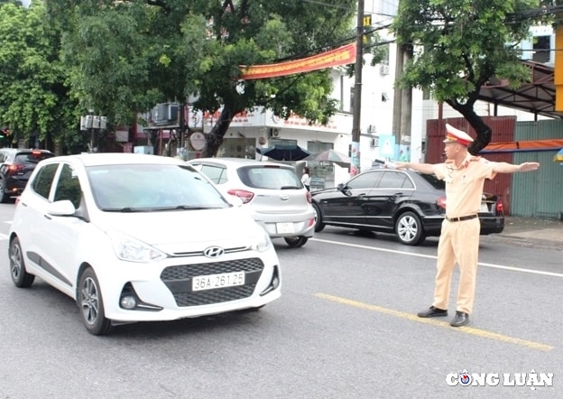 thi sinh thanh hoa buoc vao mon thi dau tien ky thi tot nghiep thpt nam 2024 hinh 9