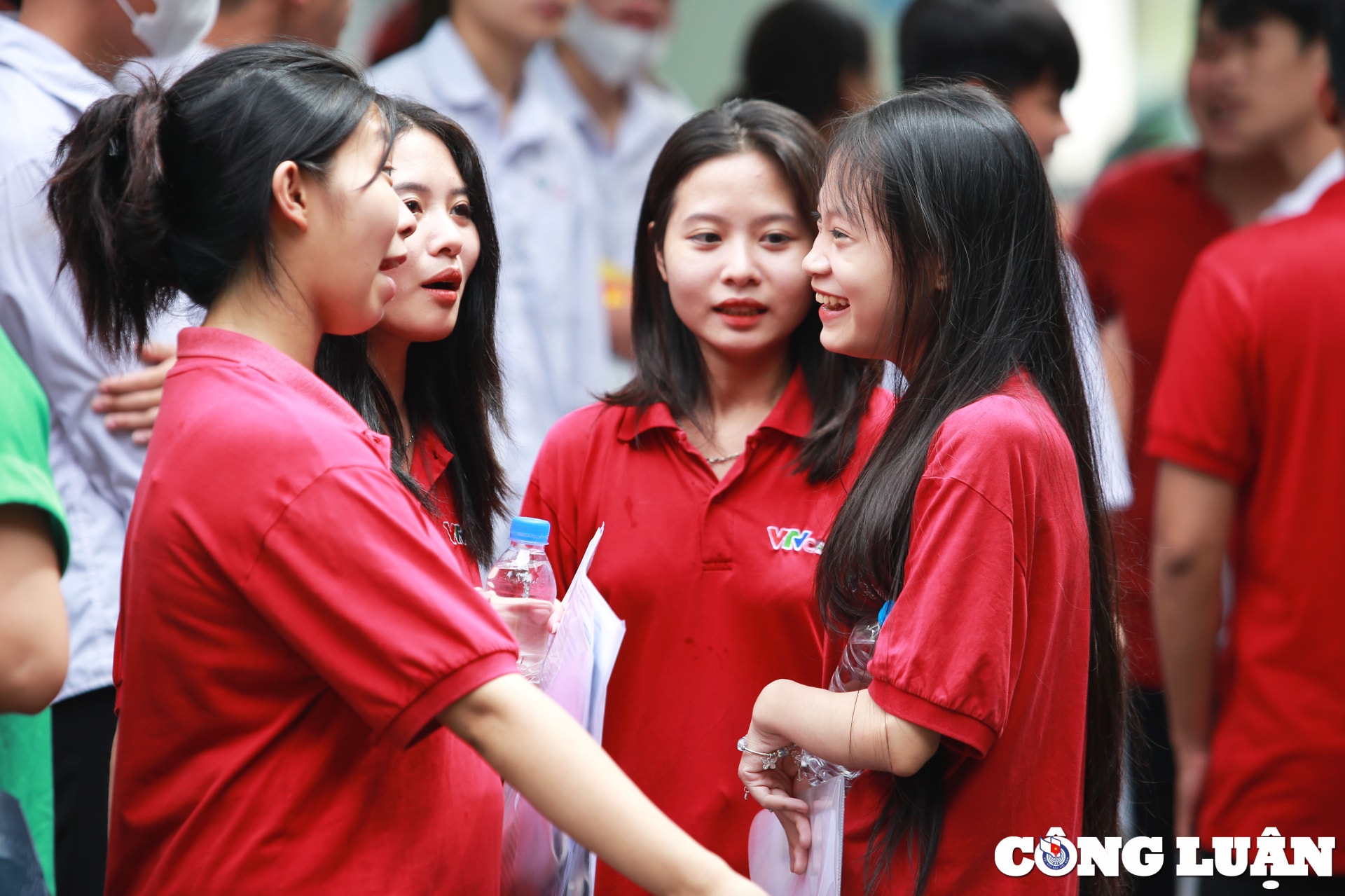 mon ngu van duoc danh gia vua suc thi sinh vui ve khi ket thuc phan thi hinh 10