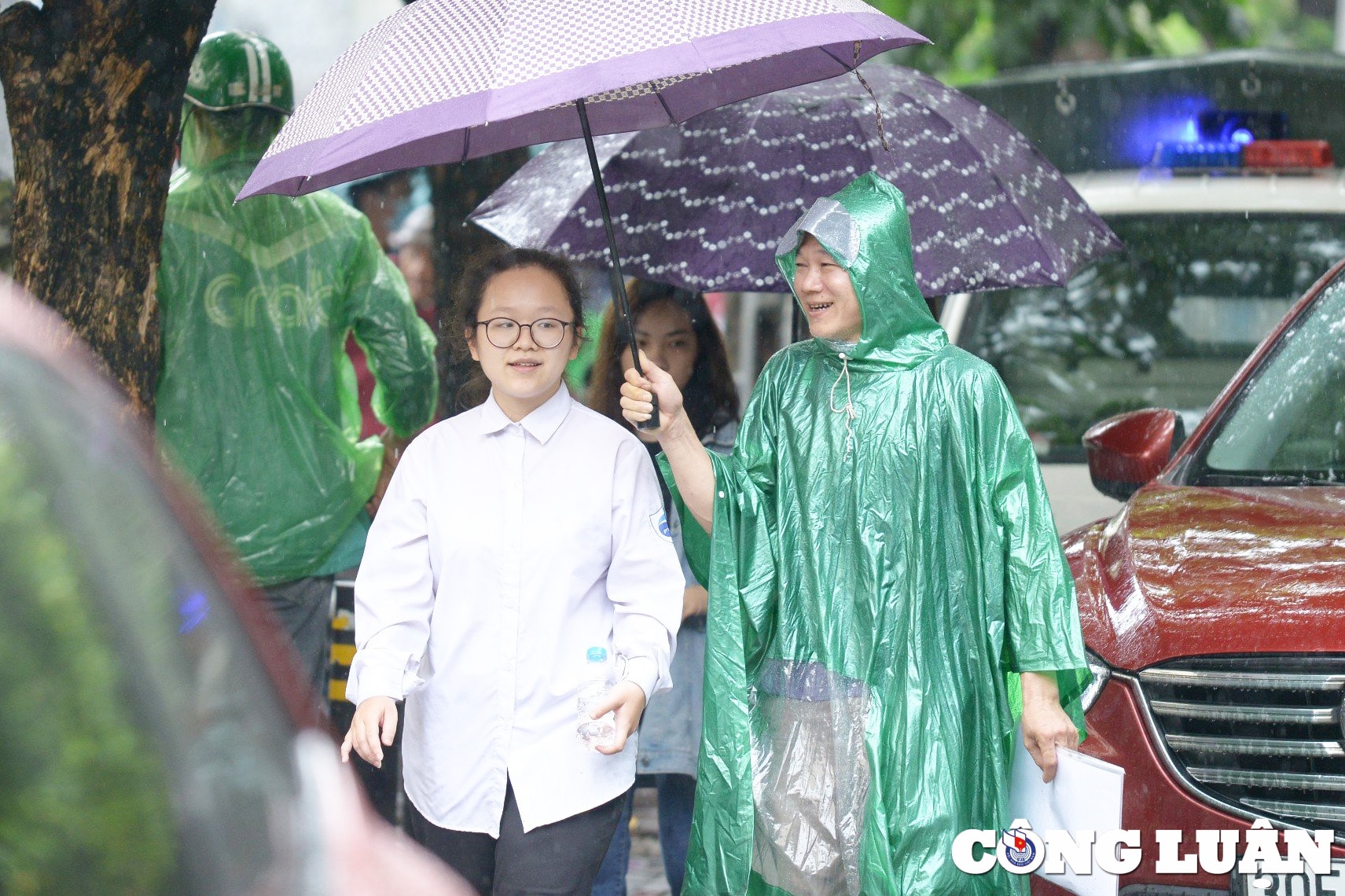 mon ngu van duoc danh gia vua suc thi sinh vui ve khi ket thuc phan thi hinh 3