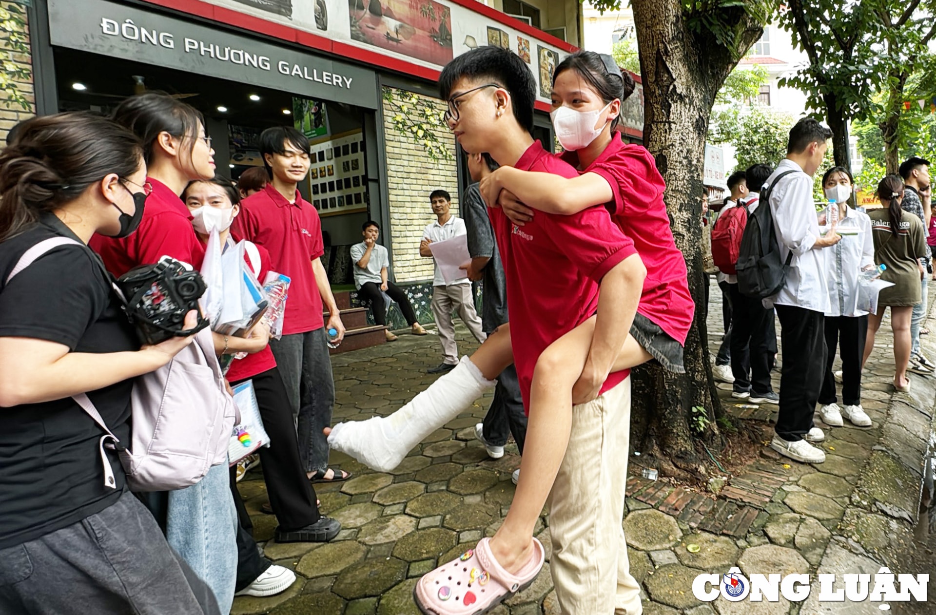 mon ngu van duoc danh gia vua suc thi sinh vui ve khi ket thuc phan thi hinh 6