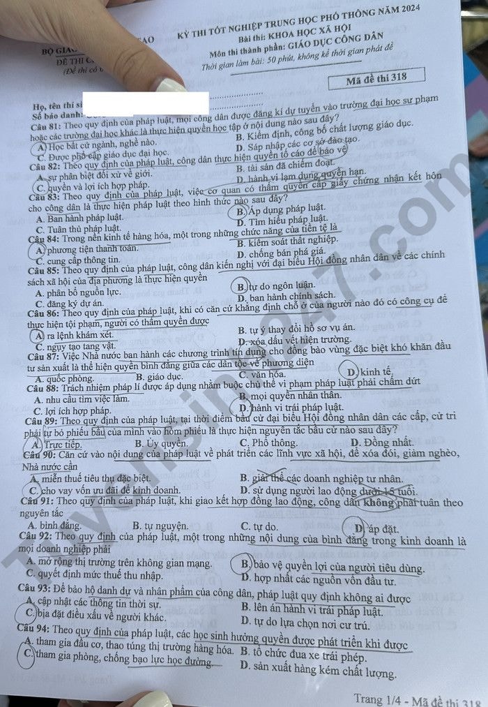 de thi tot nghiep thpt 2024 mon giao duc cong dan ma de 318 hinh 1