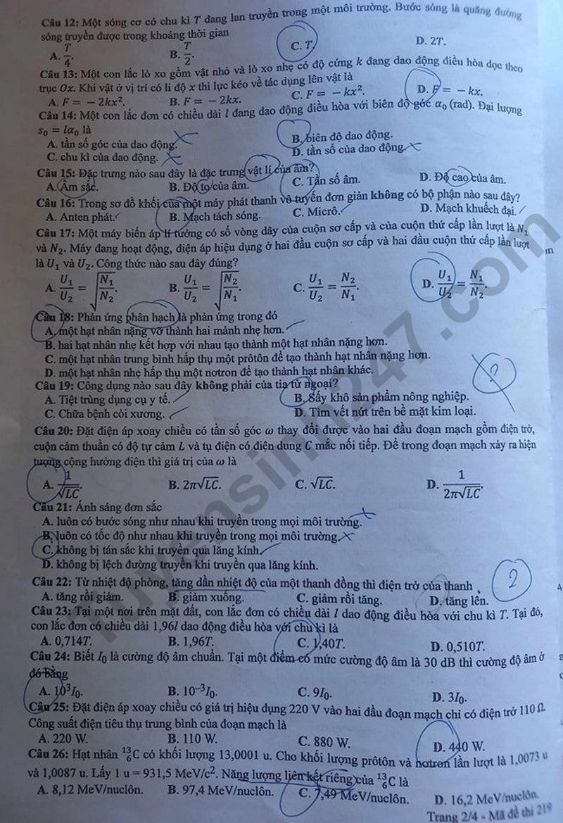 de thi tot nghiep thpt 2024 mon vat li ma de 219 hinh 2