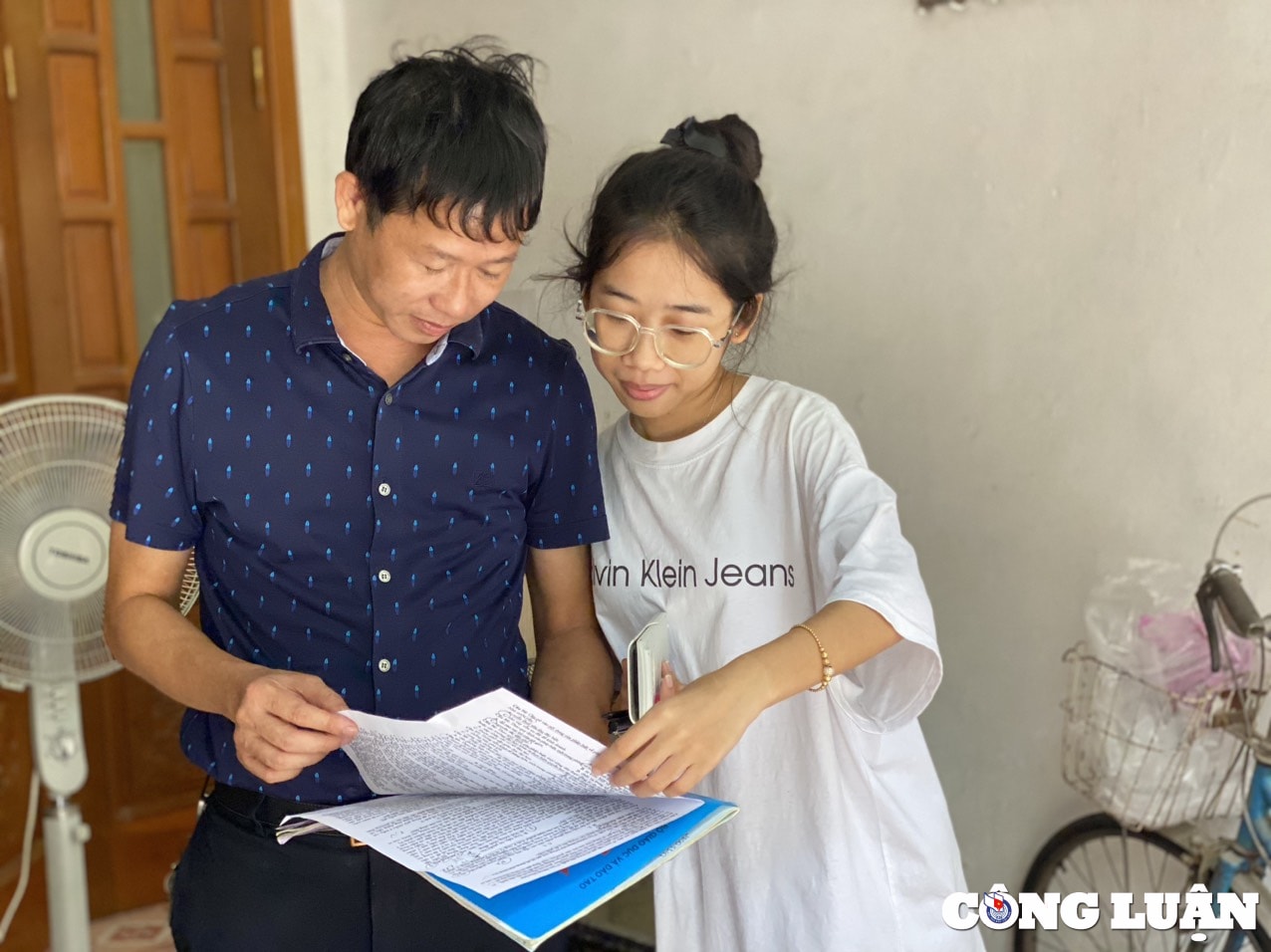 thanh hoa thi sinh cuoi rang ro khi ket thuc mon thi cuoi ky thi tot nghiep thpt hinh 3