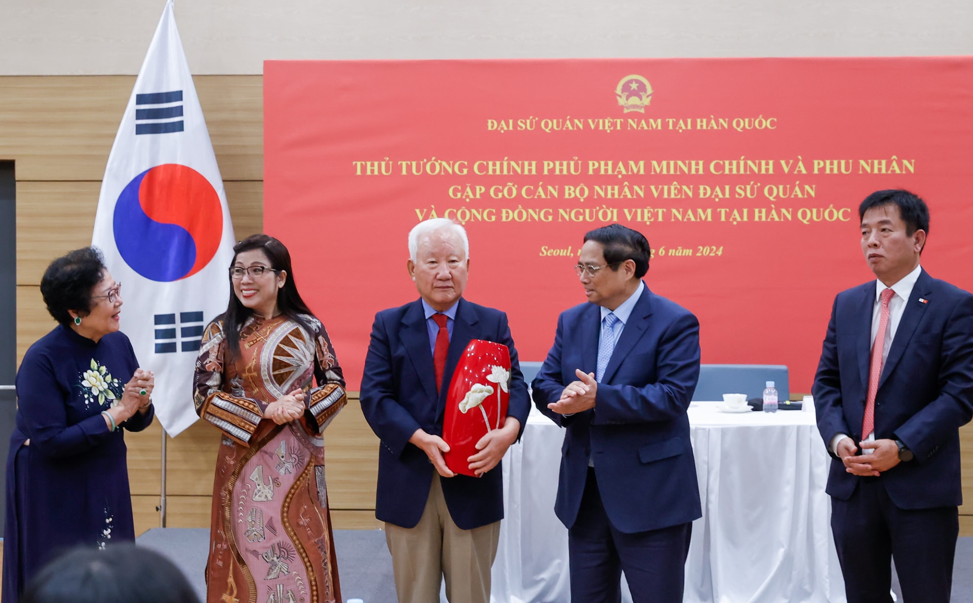 cong dong nguoi viet nam tai han quoc co nhung dong gop lon voi chat luong cao cho to quoc hinh 4