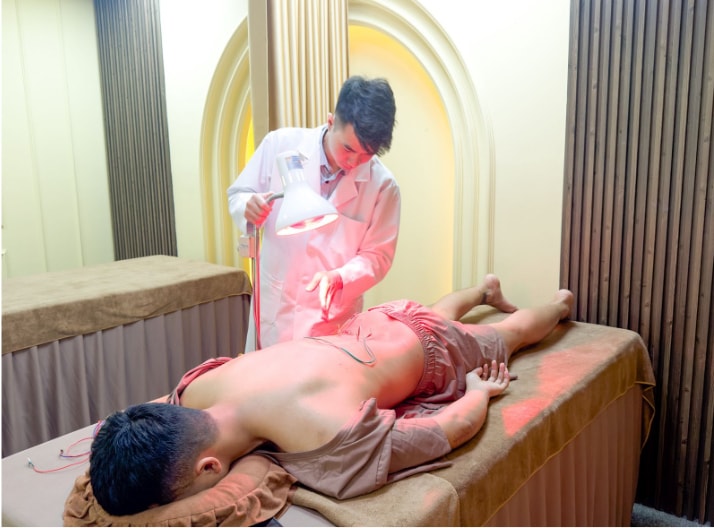 bac si nguyen dinh quat tam sang lam nen uy tin hang dau nganh co xuong khop hinh 1