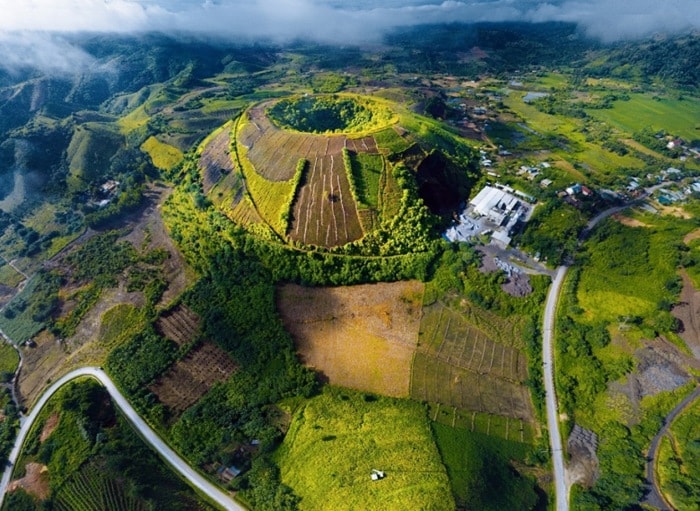 tai cong nhan cong vien dia chat toan cau unesco dak nong hinh 1