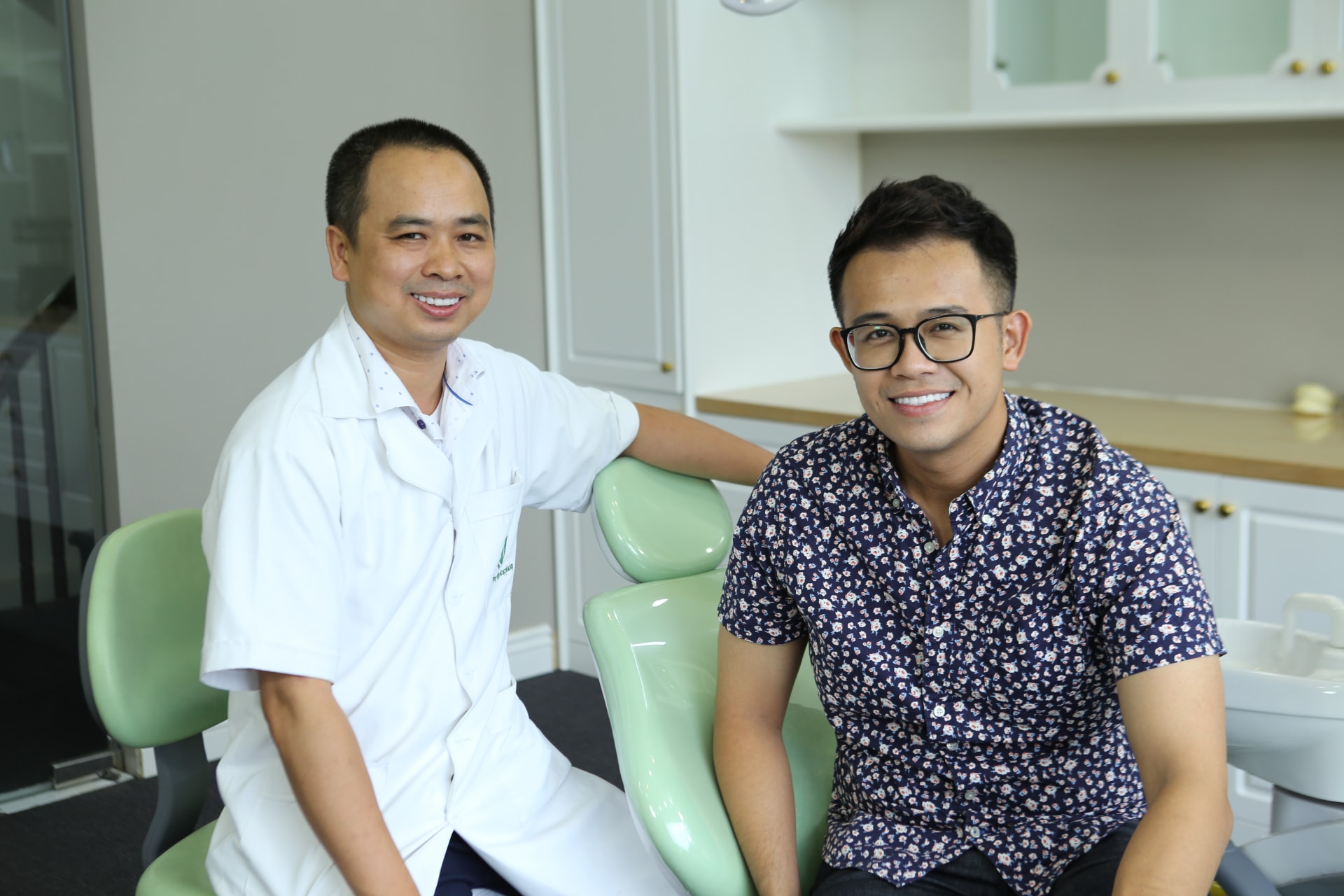 nha khoa gia dinh 19 nam dong hanh cung nu cuoi viet hinh 11