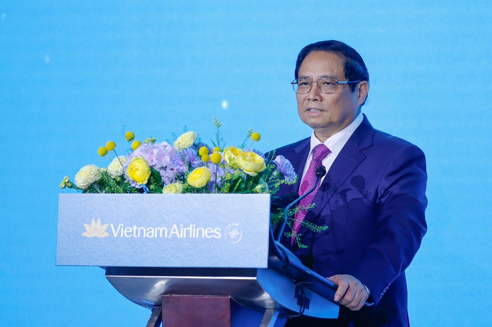 vietnam airlines to chuc le ky niem 30 nam duong bay hinh 1
