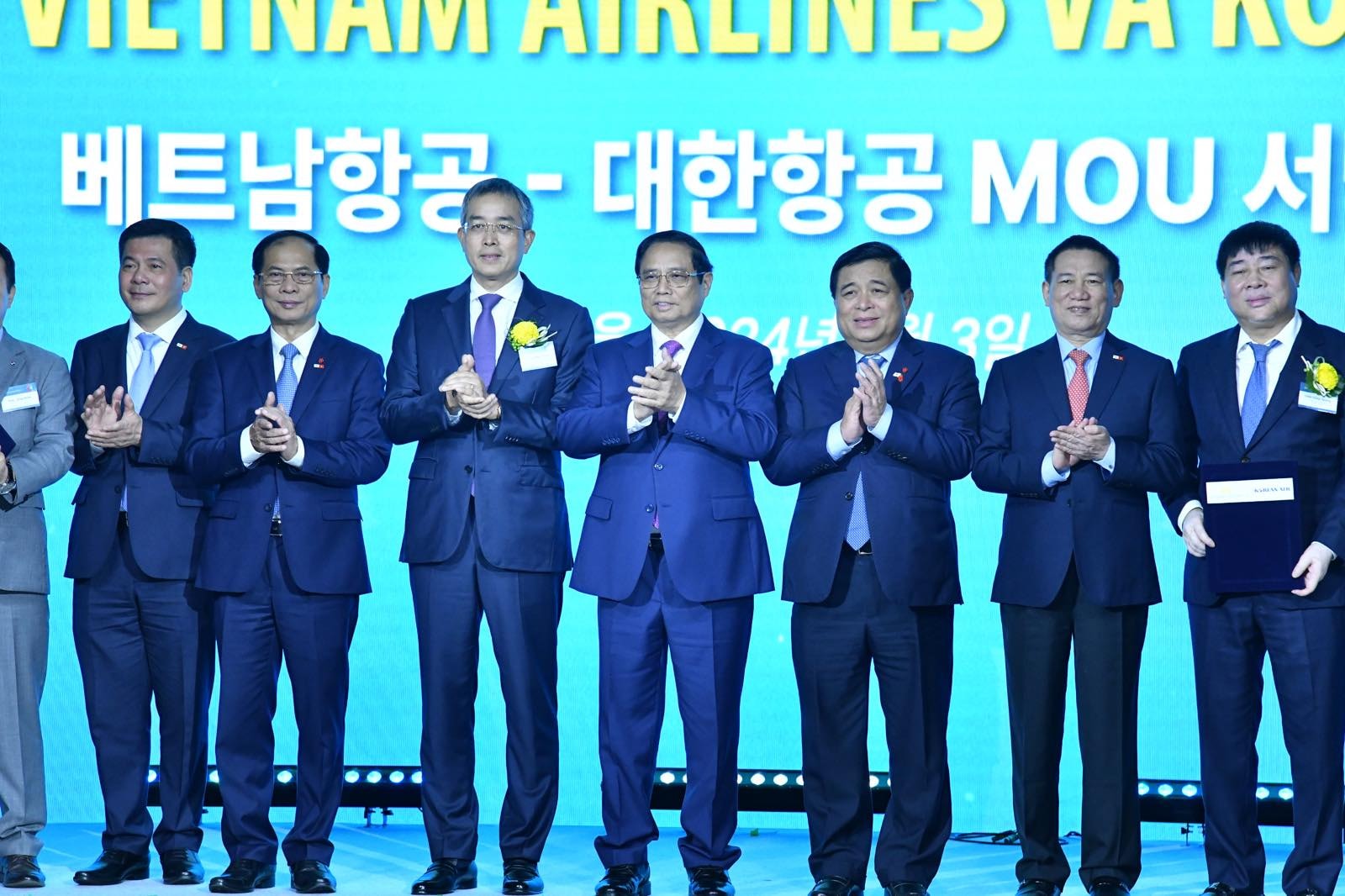vietnam airlines to chuc le ky niem 30 nam duong bay hinh 5
