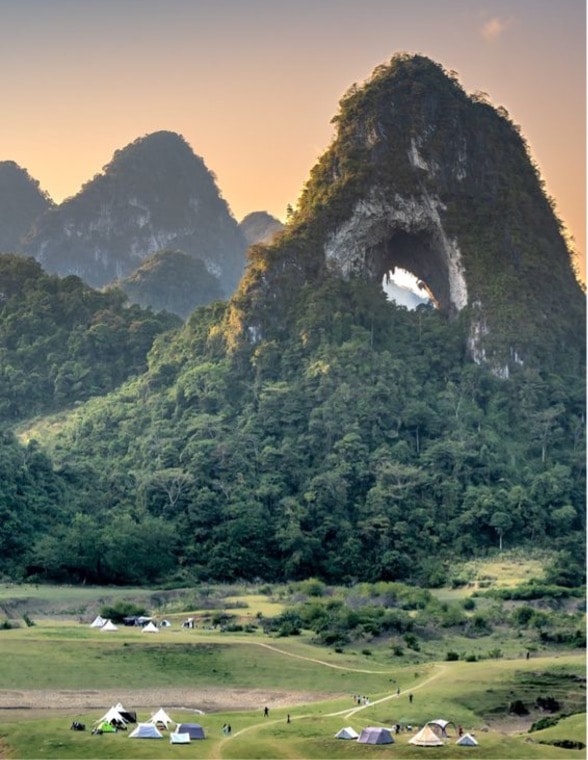 nui mat than vien ngoc an giua dai ngan cao bang hinh 1