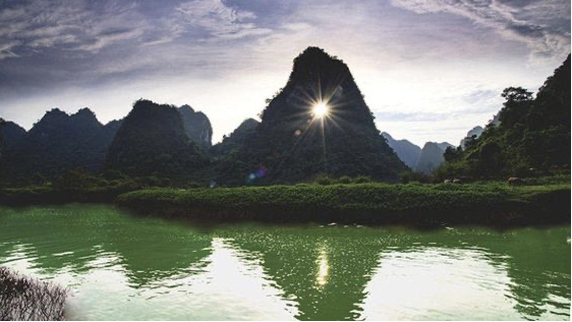 nui mat than vien ngoc an giua dai ngan cao bang hinh 3