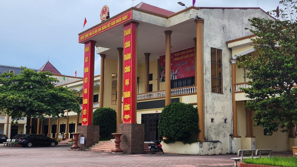 thai binh them 1 chuyen vien huyen bi bat do sai pham lien quan dat dai hinh 1
