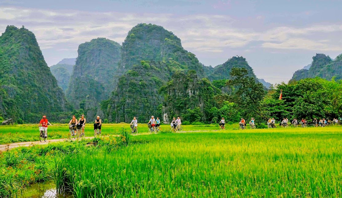 khach quoc te den viet nam tang manh dat gan 10 trieu luot hinh 2