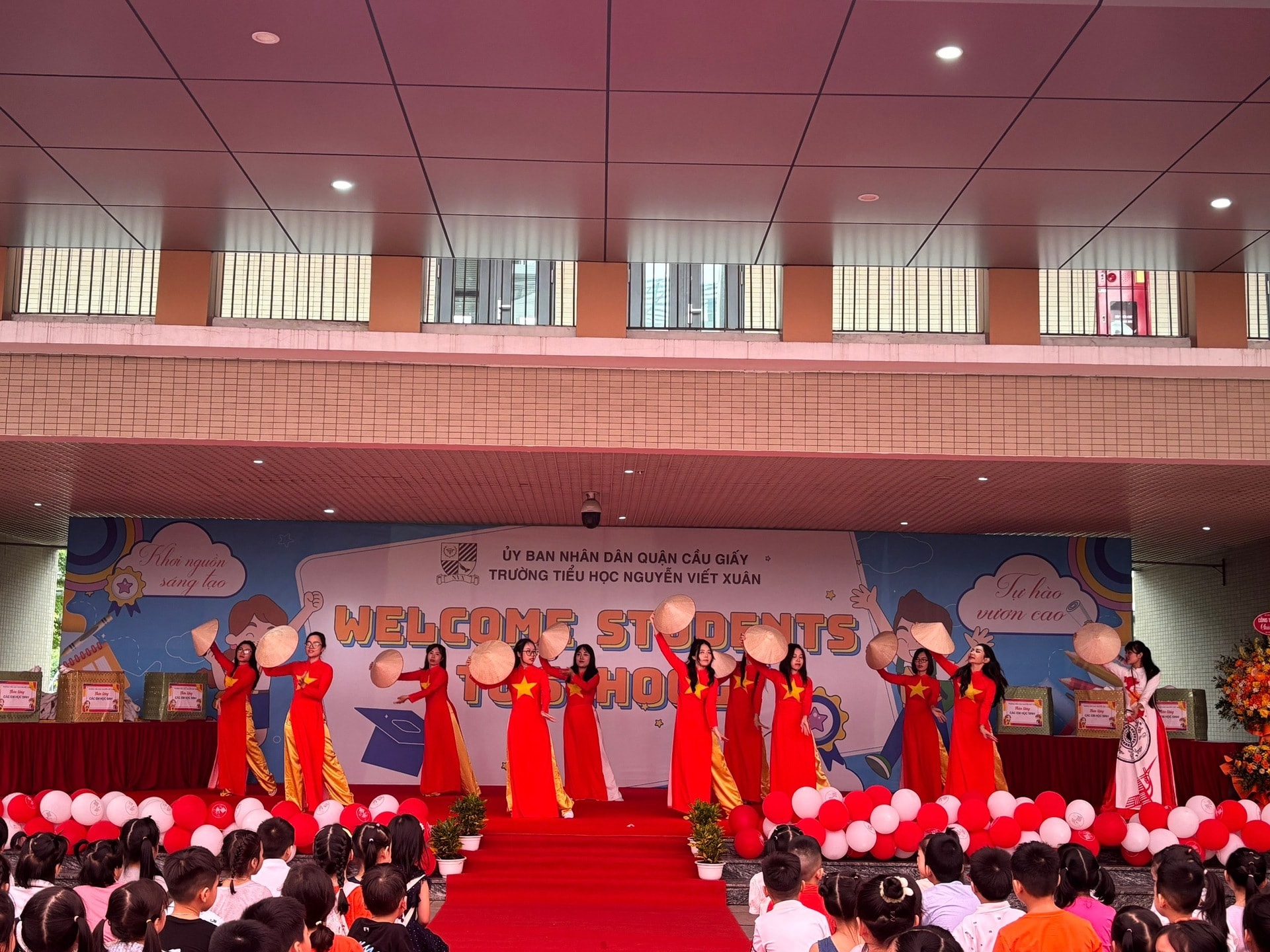 tieu hoc nguyen viet xuan ngoi truong trong mo hinh 1