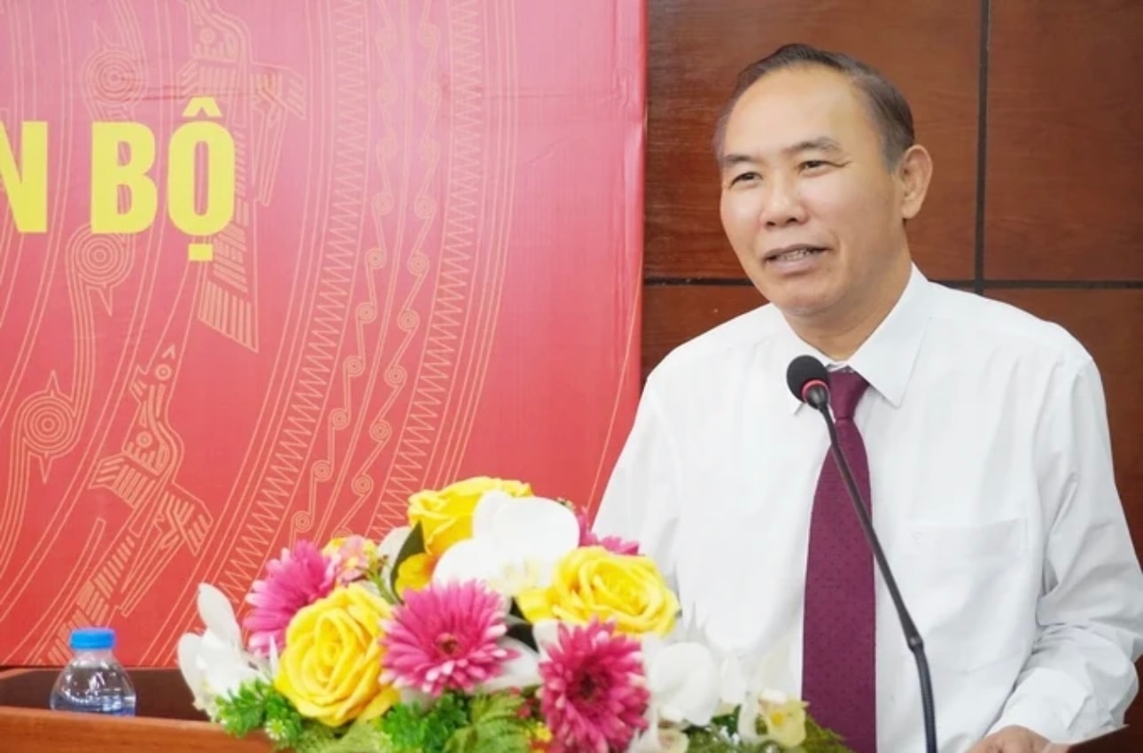 cuc kiem ngu co them 2 pho cuc truong hinh 2