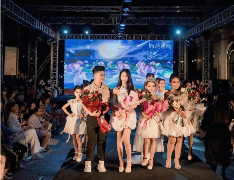 a hau huong ly hoang thuy va dan mau nhi long lay trong chuong trinh ton vinh ban sac viet dau an lang son hinh 6