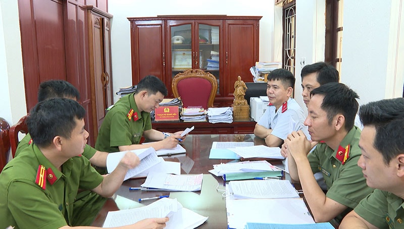 thanh hoa phat hien xu ly 51 tan phan bon gia hinh 2