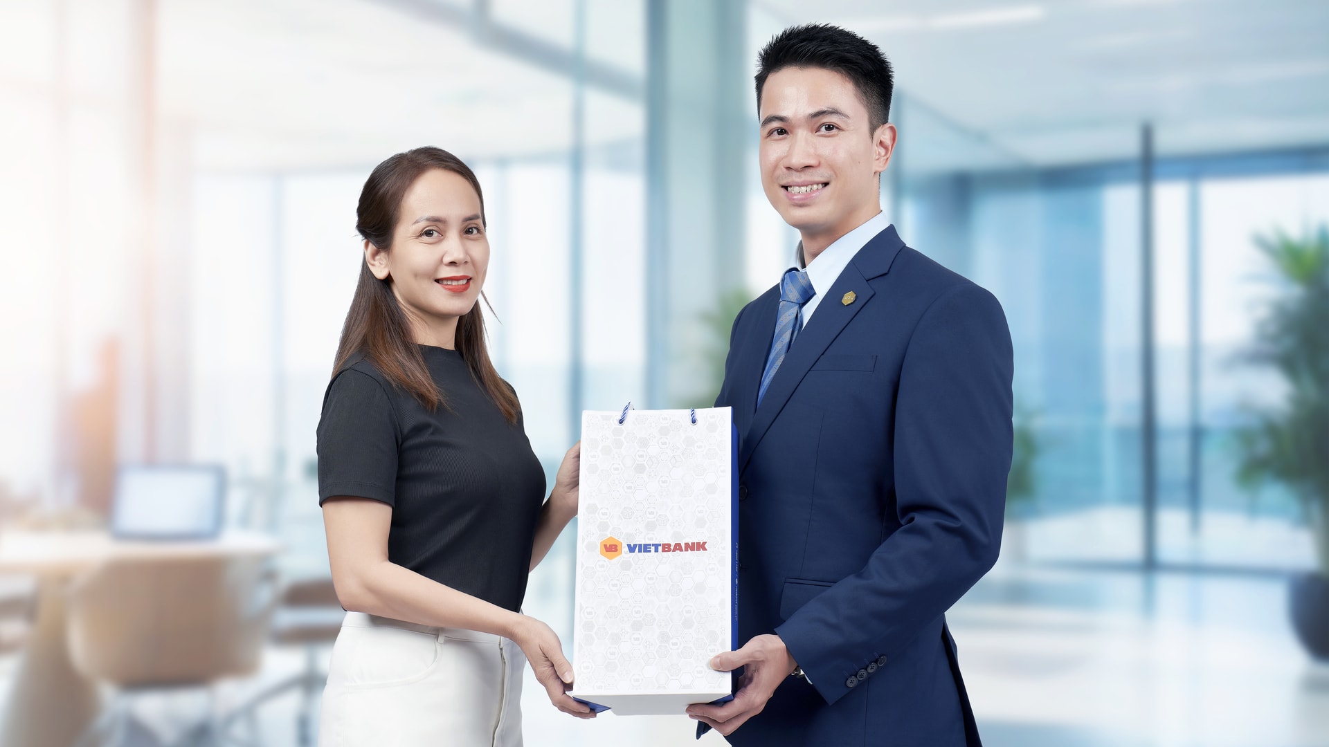 vietbank ra mat chuong trinh khuyen mai qua tang tien ty chao thu het y hinh 3