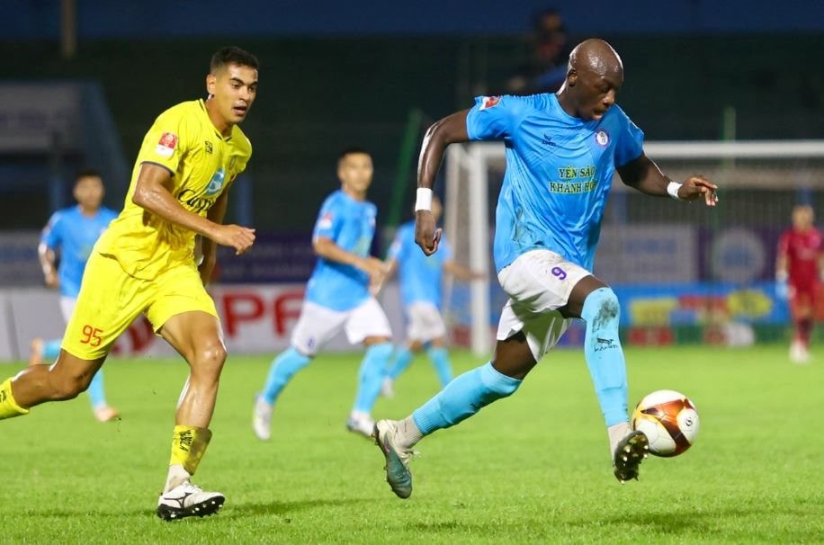 bi fifa ra lenh cam mot cau lac bo cua v league doi mat nguy co xuong hang hinh 1