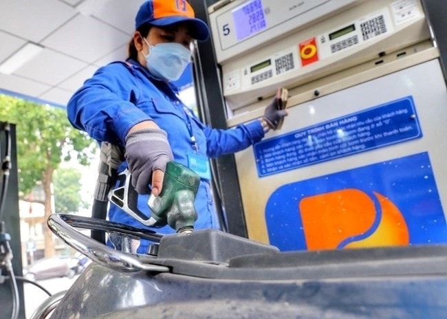 gia xang tang tro lai vao 15h chieu nay hinh 1