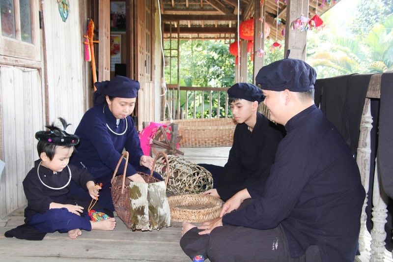 pay tai my tuc cua nguoi tay vao dip ram thang bay hinh 1