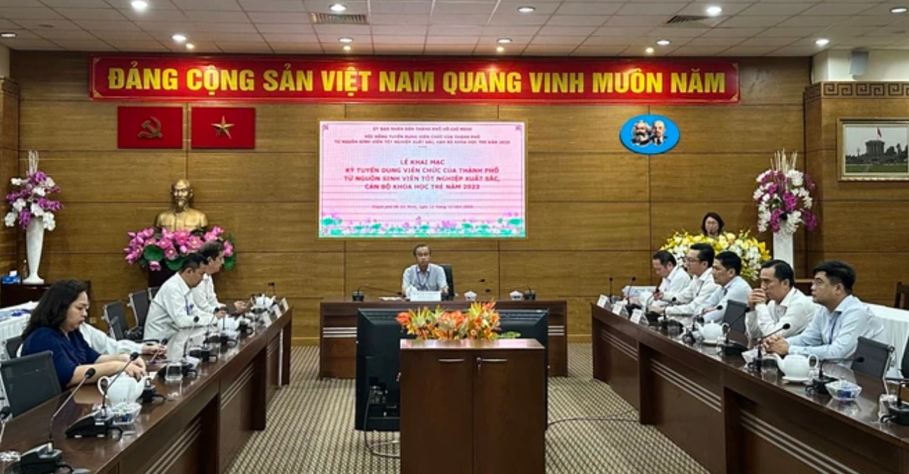 tp hcm tuyen 19 cong chuc vien chuc tu sinh vien tot nghiep xuat sac can bo khoa hoc tre hinh 1