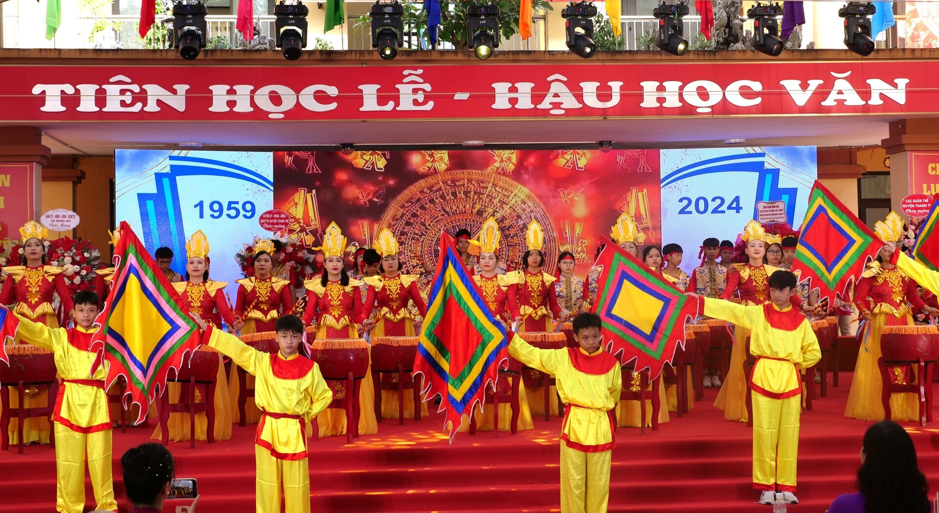 truong thcs dong my long trong to chuc le ky niem 65 nam ngay thanh lap hinh 1