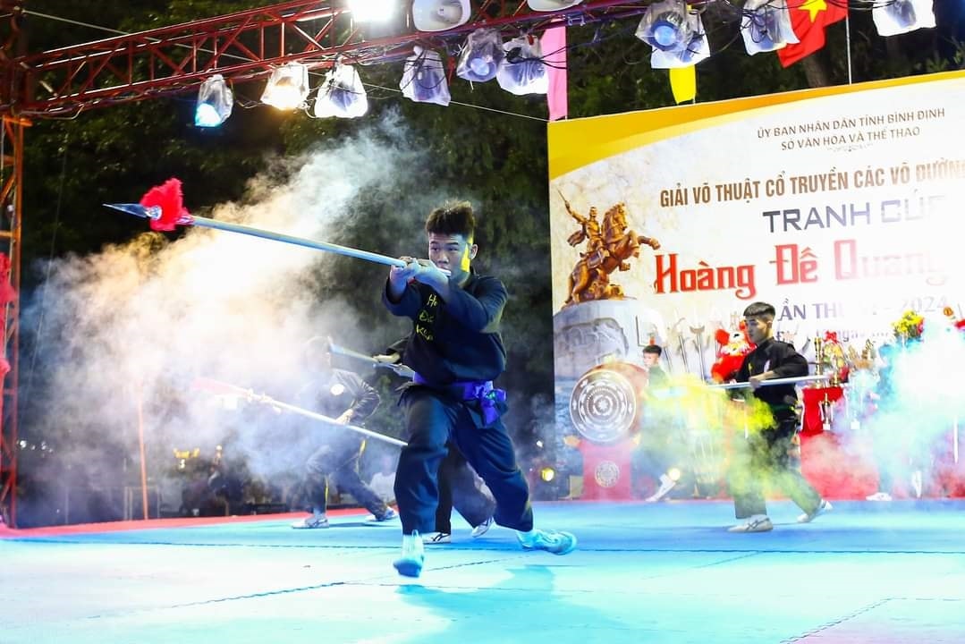 quy nhon soi dong voi le hoi du lich dien anh va the thao tu hao ban sac viet hinh 2