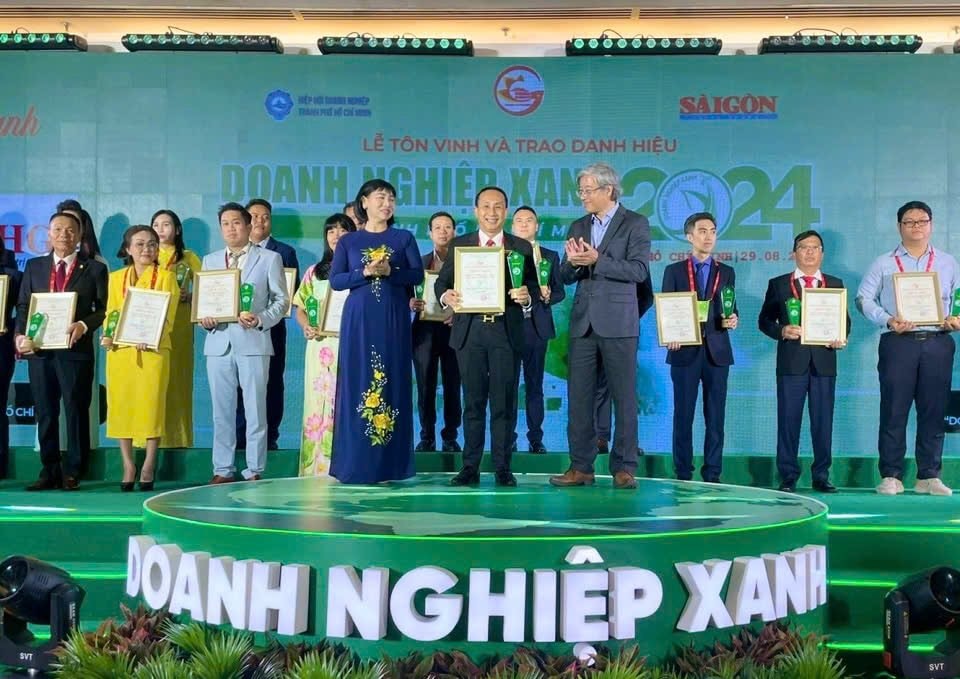 vina chg duoc vinh danh danh hieu doanh nghiep xanh tp hcm nam 2024 hinh 1