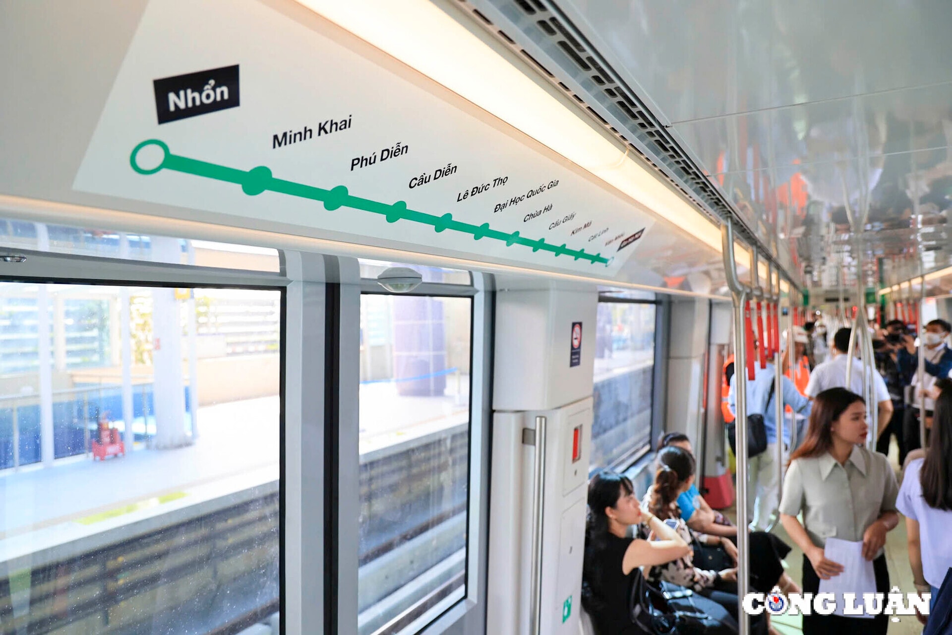 metro nhon ga ha noi bat dau thu hut nhieu hanh khach di hoc di lam hinh 1