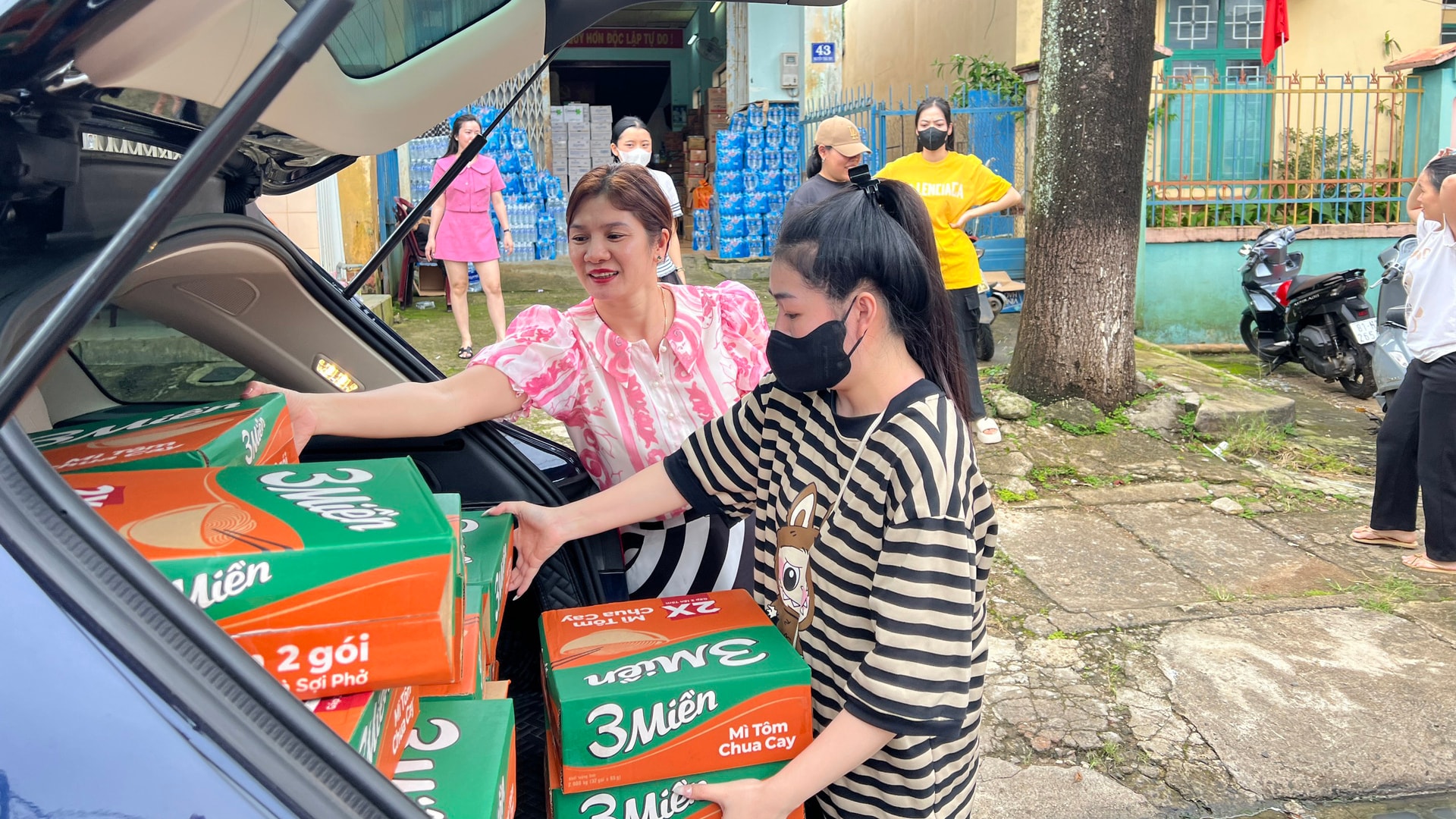 nguoi dan tay nguyen chung tay chuyen nhu yeu pham den ba con mien bac hinh 6
