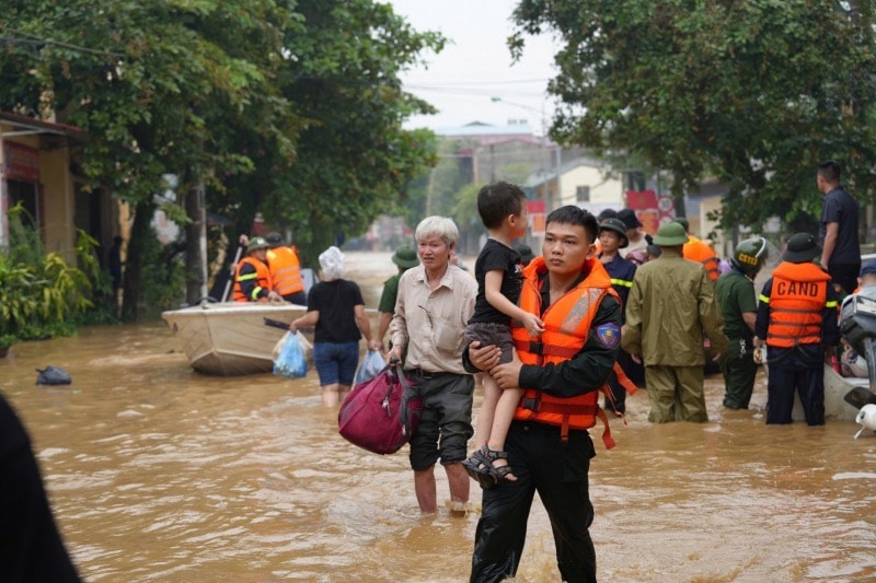 lu lut di qua noi dau xe long nguoi o lai hinh 5
