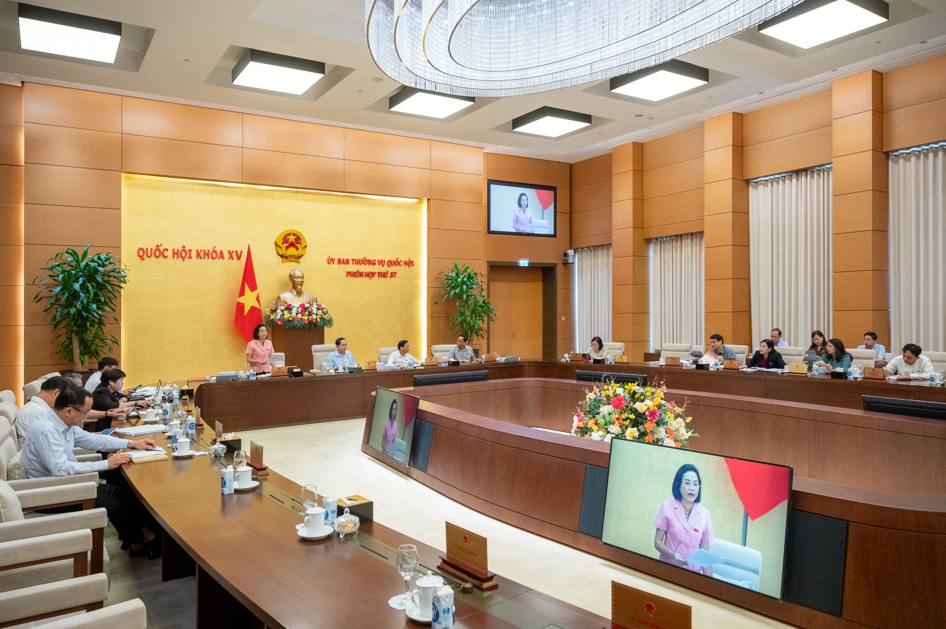 can co nhung quy dinh cu the ve chinh sach dai ngo cho nha giao hinh 1