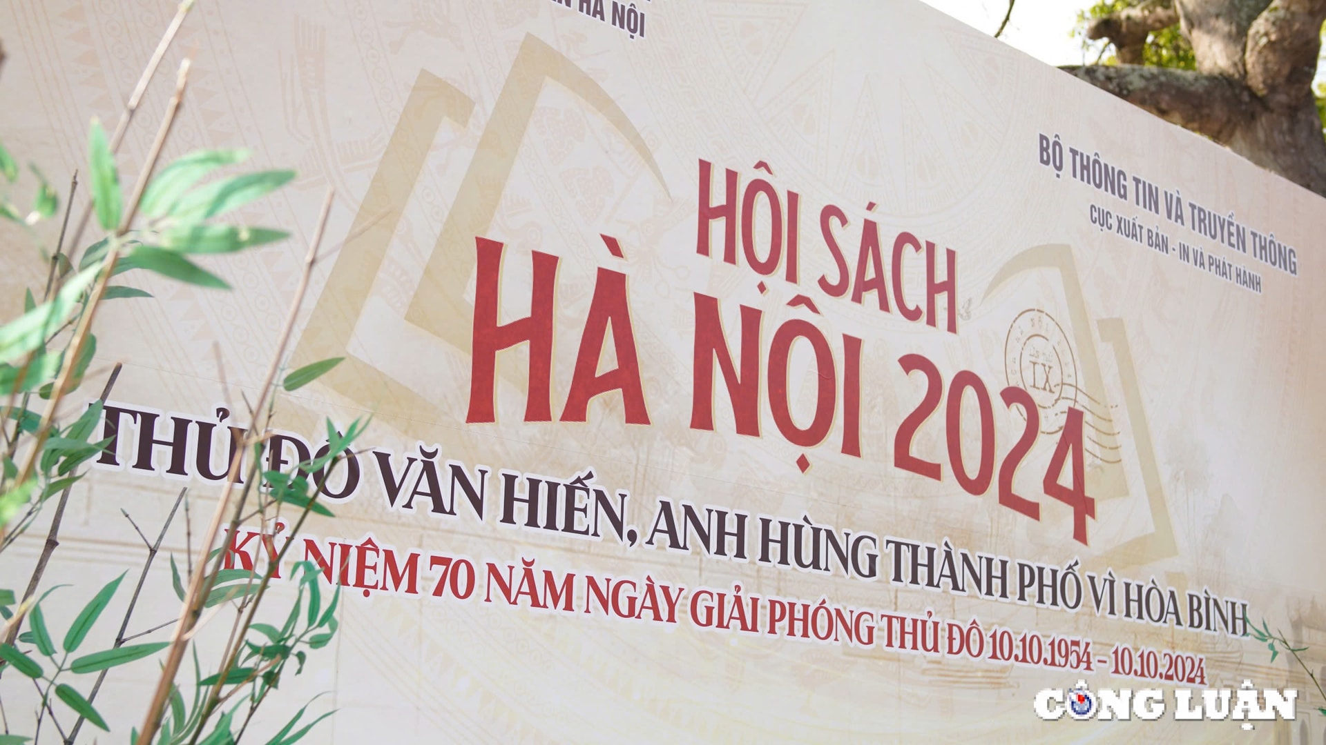 hoi sach ha noi thu hut hang nghin nguoi dan toi tham quan trai nghiem va doc sach hinh 11