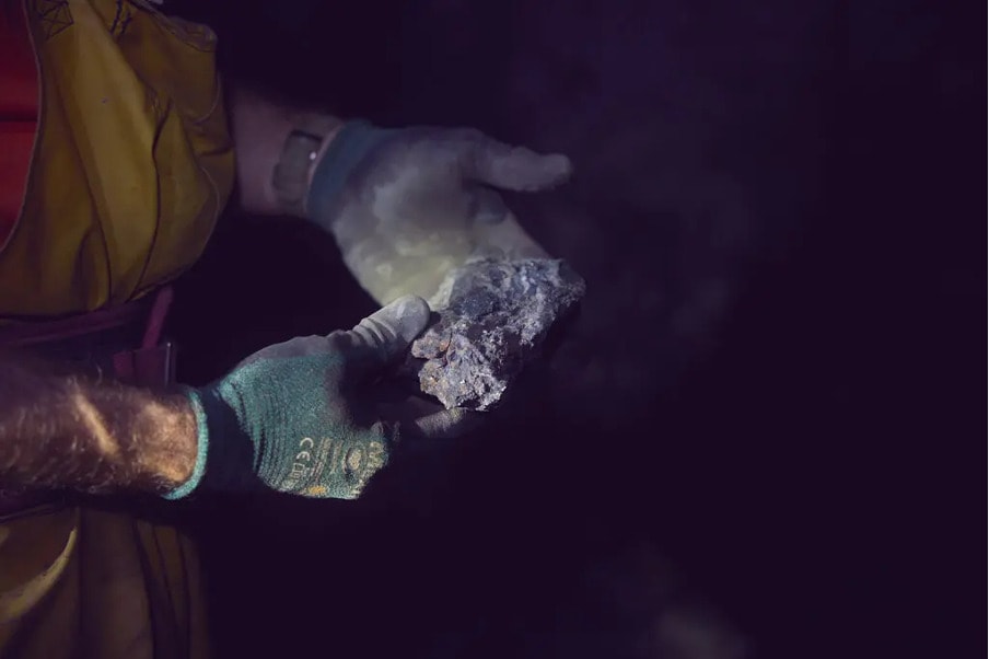 my cam nhap khau uranium tu nga buoc di lon de tu chu nang luong hinh 2