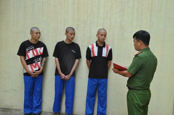 hai duong bat giu 3 doi tuong mang hung khi di cuop xe may hinh 1