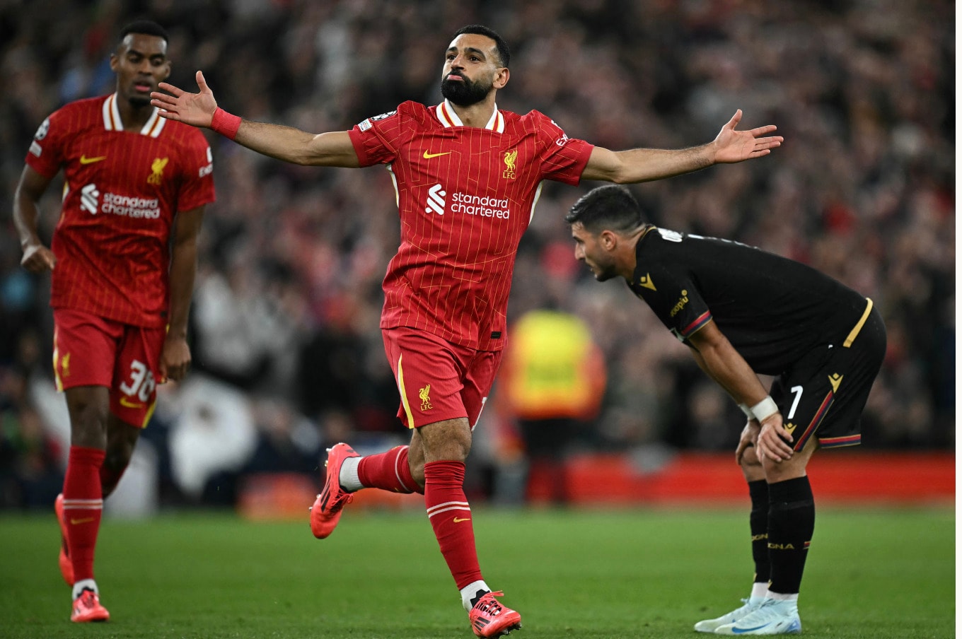salah ruc sang liverpool thang de dang bologna hinh 1