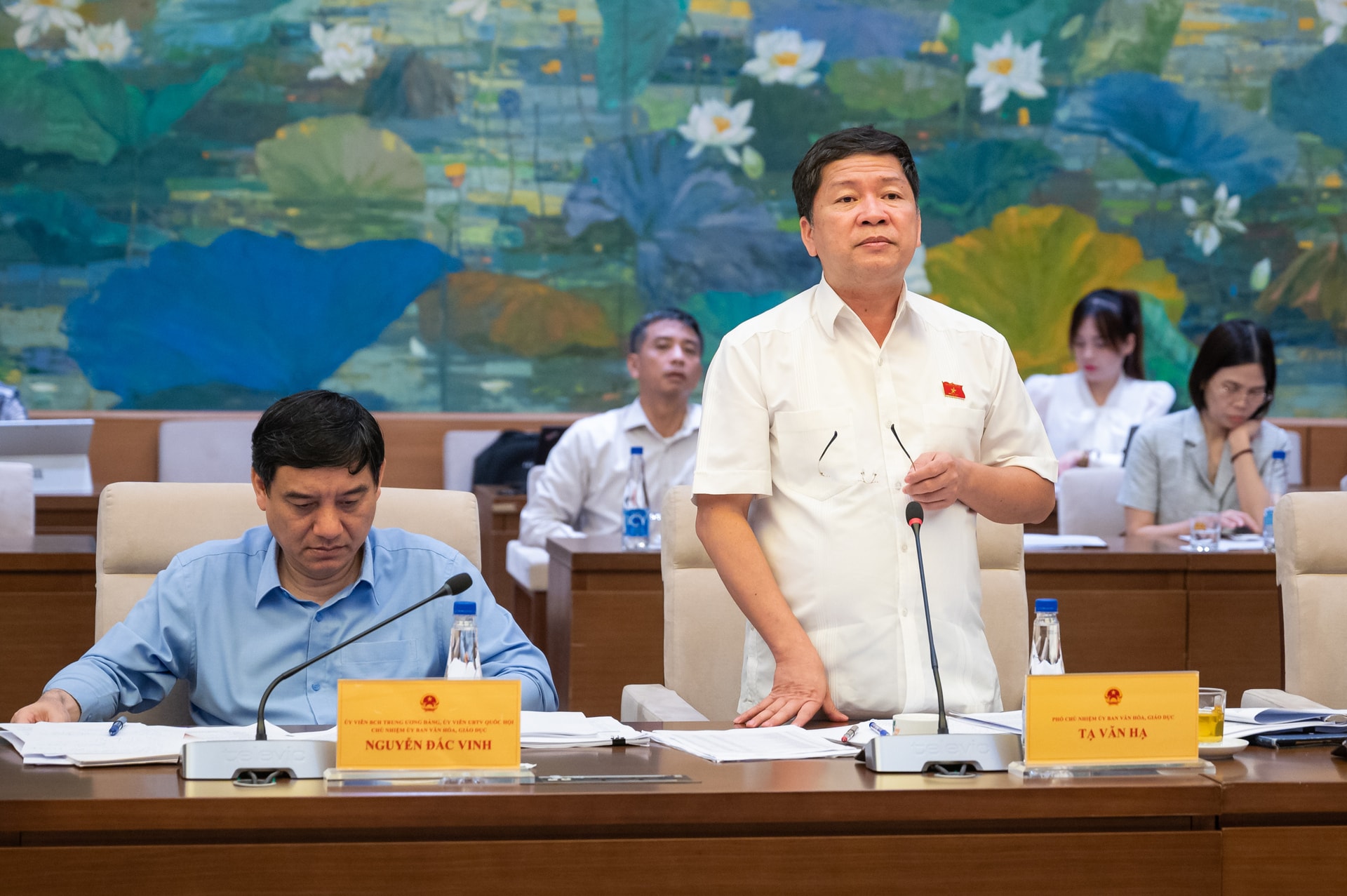 de xuat giam muc thue suat doi voi cac co quan bao chi xuat ban hinh 4