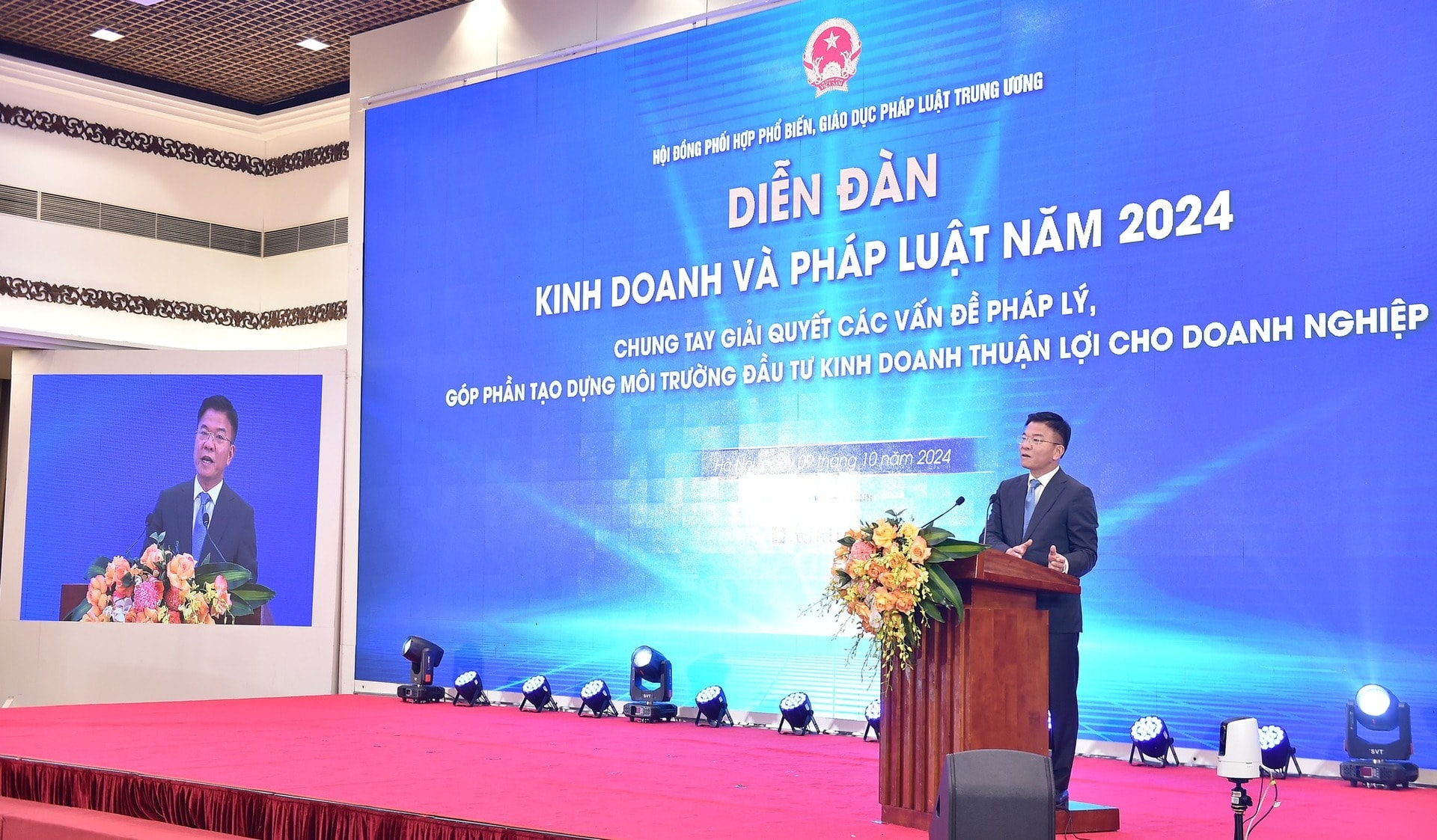 co hanh lang phap ly trong hoat dong cong vu de can bo cong chuc yen tam lam viec hinh 2