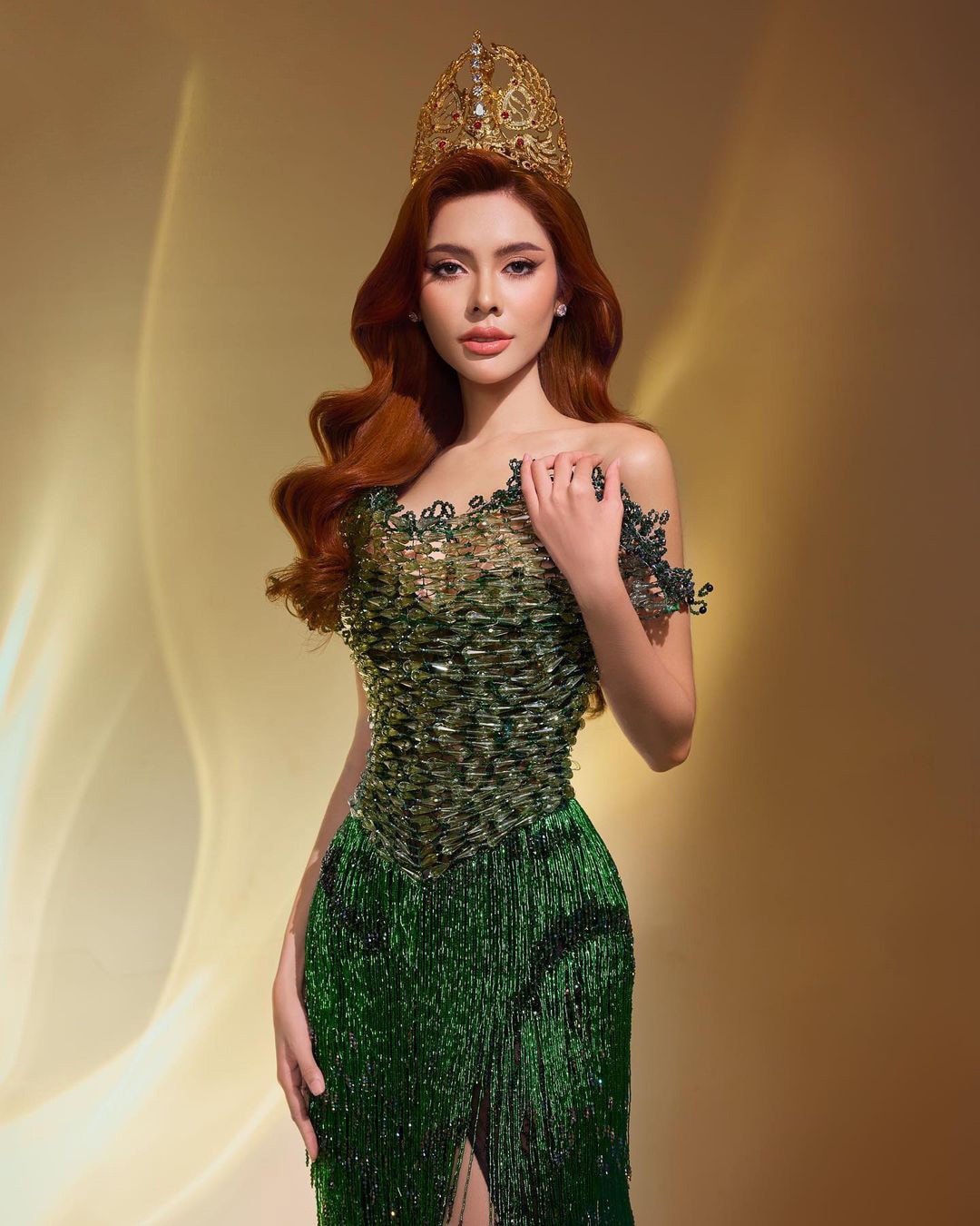 lum xum chua dut 2 nguoi dep bo thi hoa hau hoa binh 2024 hinh 2